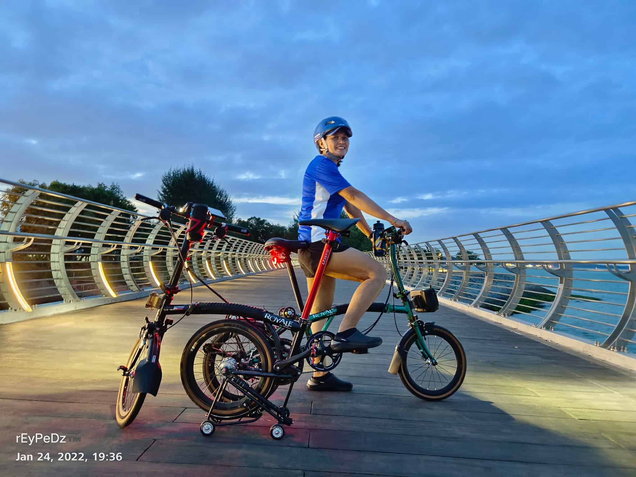 ROYALE foldable bicycle on Changi Bay PCN bridge photo credit reypedz - Changi Bay PCN – A Cyclist’s Haven | MOBOT